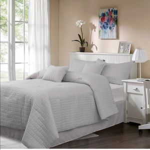 Queen Size Comforter Set